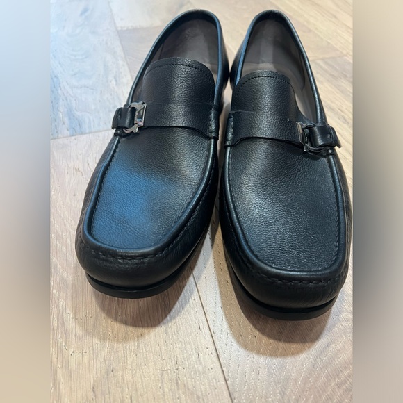 Ferragamo Men’s Black loafers size 10.5 main image 11